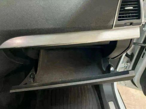 Used 2017 Volvo XC90 T5 Momentum w/ Vision Package image 28