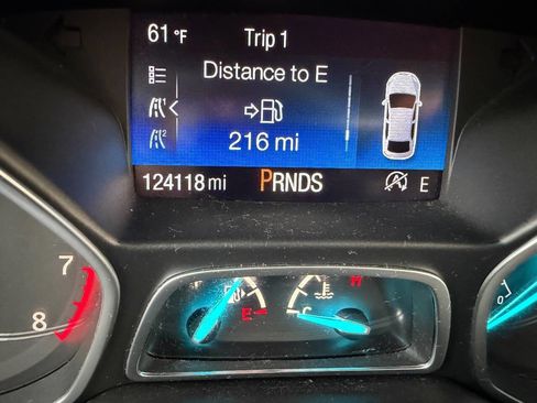 Used 2017 Ford Escape SE w/ Equipment Group 201A image 14