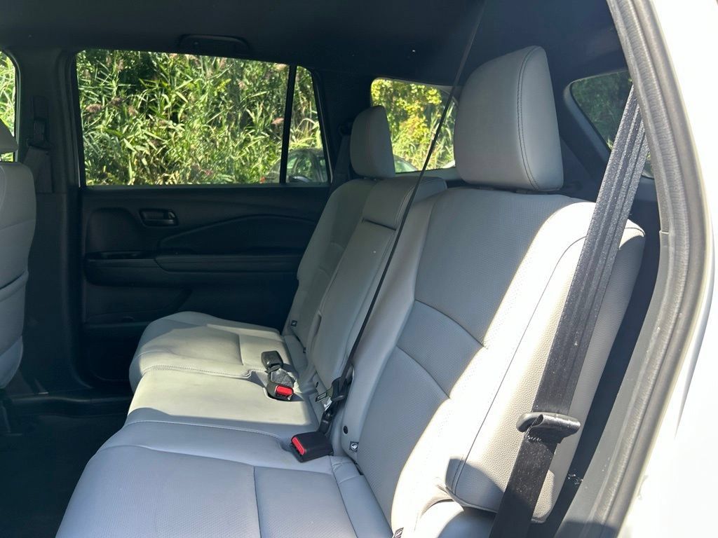 Used 2023 Honda Passport EX-L image 35