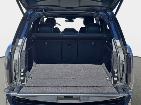 New 2026 Land Rover Range Rover SE image 12