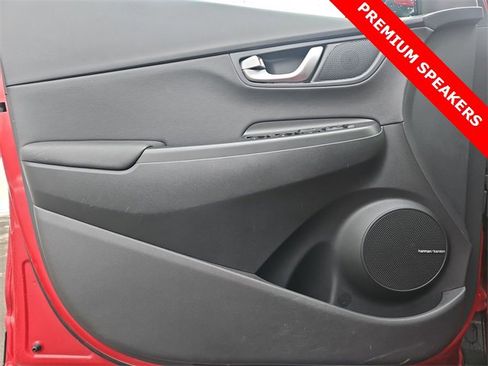 Used 2022 Hyundai Kona Limited image 21