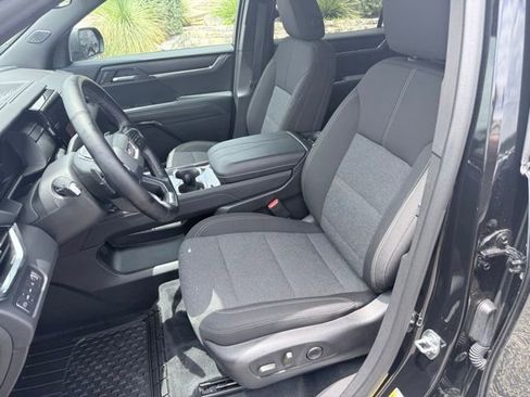 Certified 2025 GMC Acadia Elevation AWD/4WD image 27