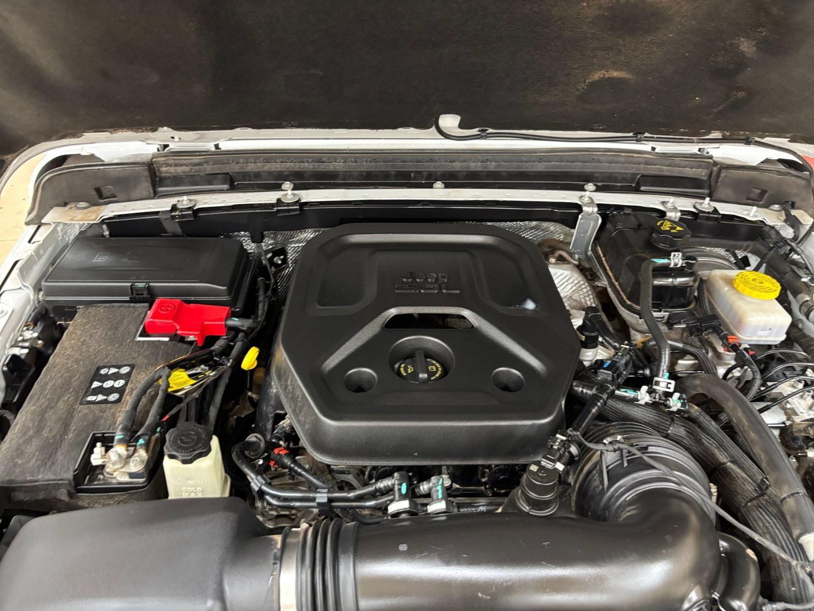 Used 2025 Jeep Wrangler Unlimited Rubicon AWD/4WD image 30