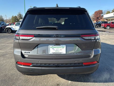 New 2025 Jeep Grand Cherokee Altitude image 7