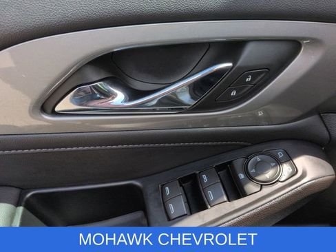 Used 2024 Chevrolet Traverse LT AWD/4WD image 24
