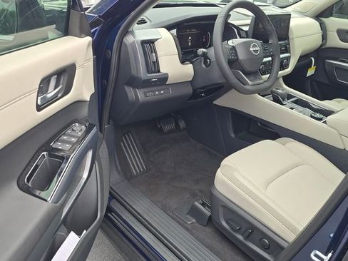New 2026 Nissan Pathfinder SL w/ SL Premium Package AWD/4WD image 9