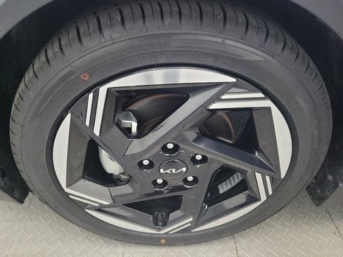 Used 2025 Kia K4 EX FWD image 31