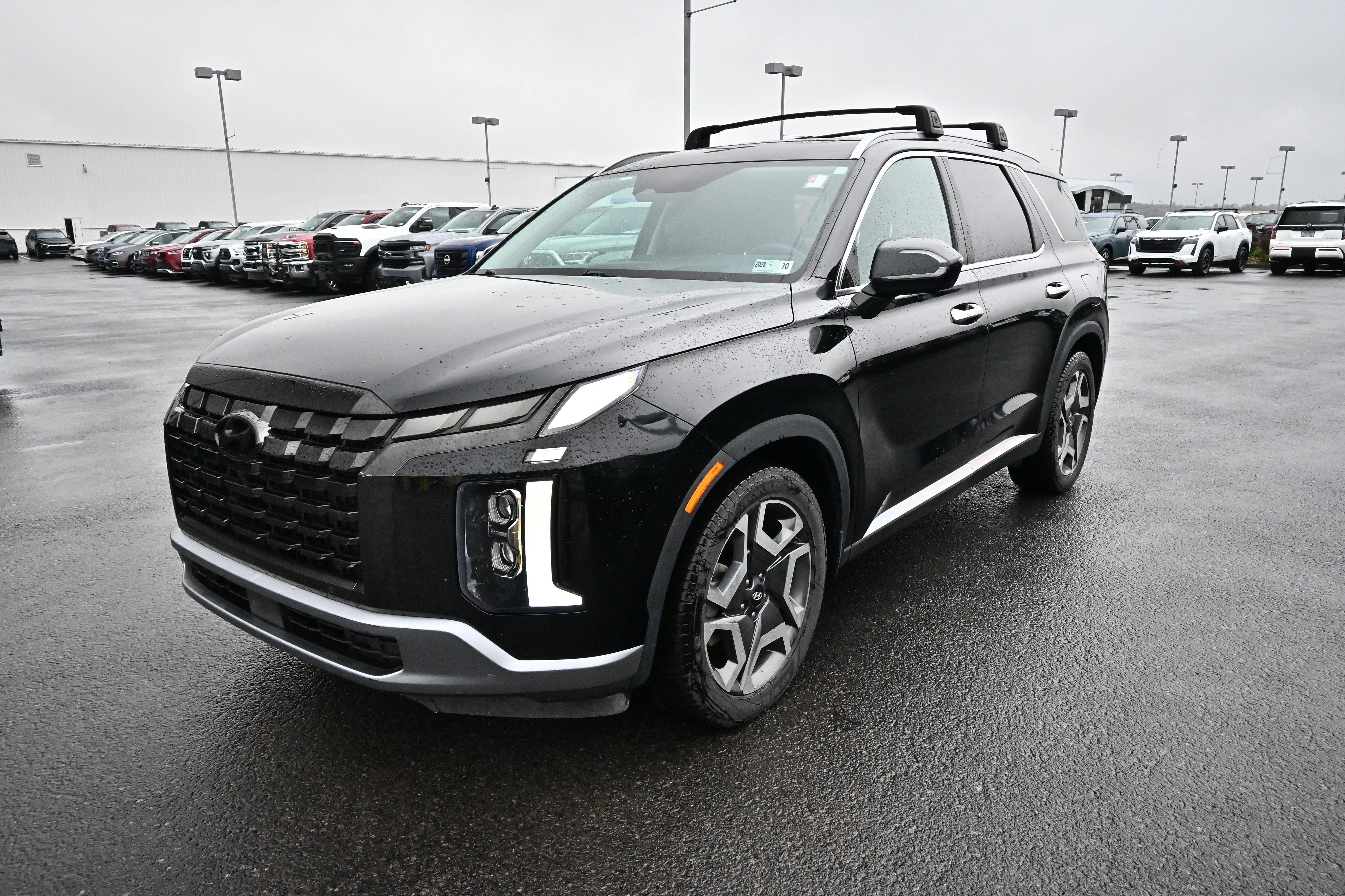 Used 2023 Hyundai Palisade Limited w/ Winter Package AWD/4WD image 4