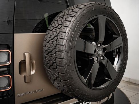 Used 2021 Land Rover Defender 110 X image 18