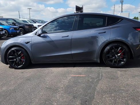 Used 2021 Tesla Model Y Performance image 2