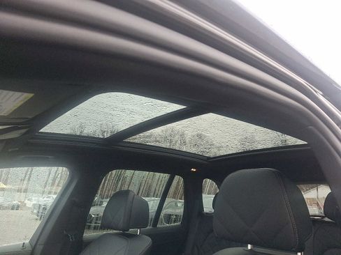Used 2024 BMW X5 xDrive40i w/ Parking Assistance Package image 15