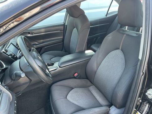 Used 2019 Toyota Camry LE FWD image 7