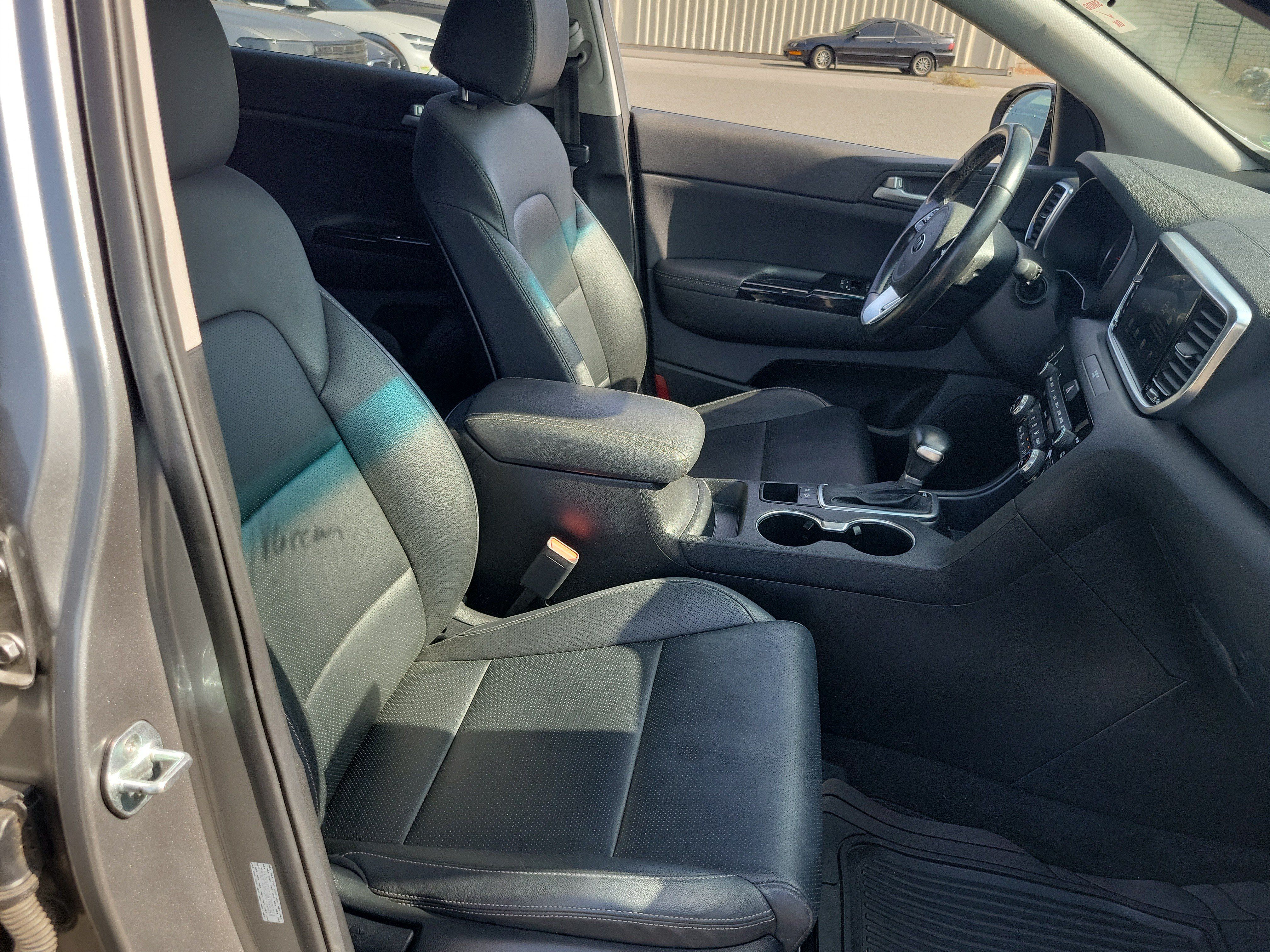 Used 2022 Kia Sportage EX FWD image 22