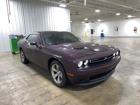 Used 2020 Dodge Challenger SXT image 3