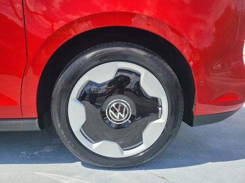 New 2025 Volkswagen ID. Buzz Pro S Plus image 9