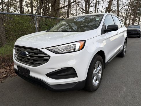 Used 2020 Ford Edge SE image 3
