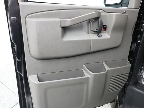 Used 2024 Chevrolet Express 3500 LS RWD image 7