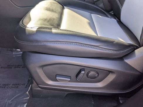 Used 2023 Ford Explorer XLT w/ Equipment Group 202A image 7