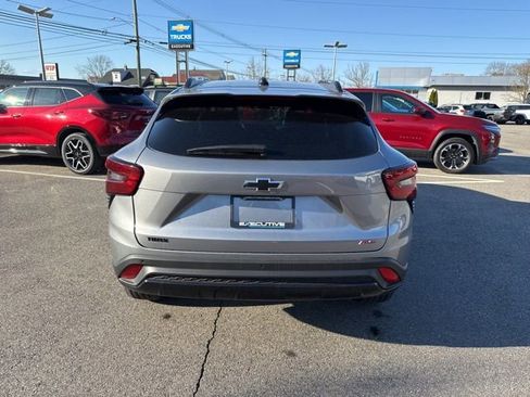 New 2026 Chevrolet Trax RS FWD image 4