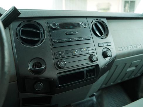 Used 2015 Ford F250 XL AWD/4WD image 8