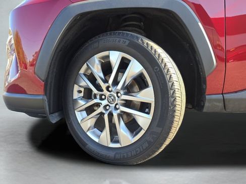 Used 2021 Toyota RAV4 XLE Premium FWD image 45