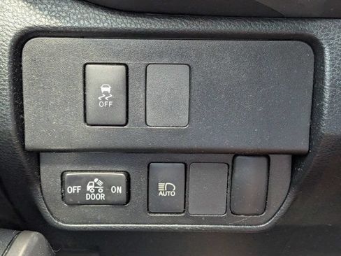 Used 2020 Toyota Tacoma SR5 w/ SR5 Appearance Package (SM) RWD image 22