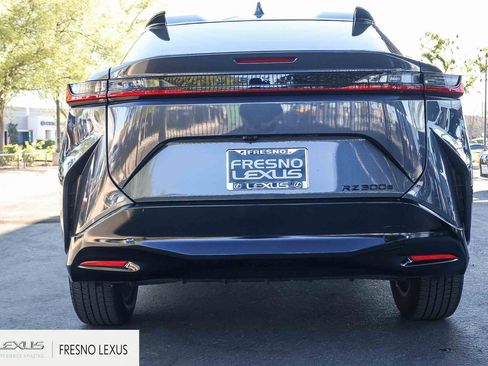 Used 2025 Lexus RZ 300e image 5