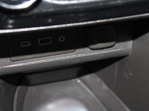 Used 2021 Buick Encore GX Essence image 25