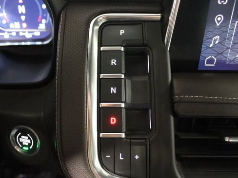 Used 2023 GMC Yukon SLT image 41