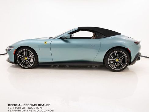Used 2024 Ferrari Roma Spider RWD image 29