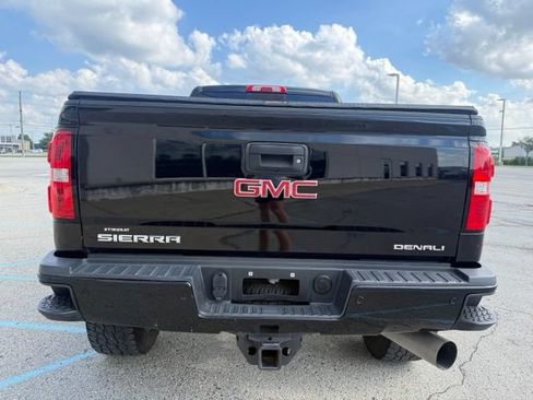 Used 2017 GMC Sierra 2500 Denali w/ Duramax Plus Package AWD/4WD image 6