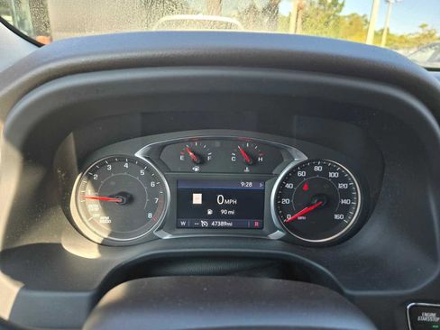 Used 2021 GMC Acadia SLT w/ Preferred Package image 16