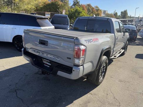 Used 2021 Toyota Tacoma TRD Off-Road w/ Technology Package image 8