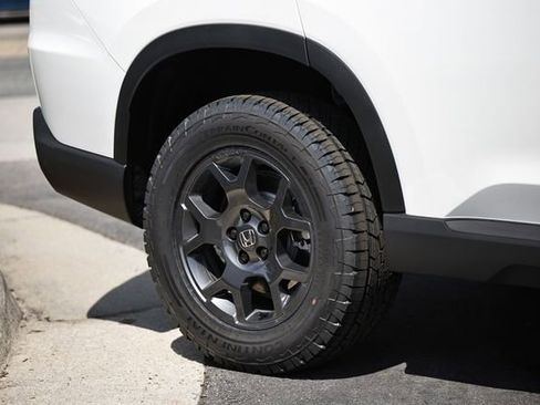 New 2026 Honda Pilot TrailSport image 17