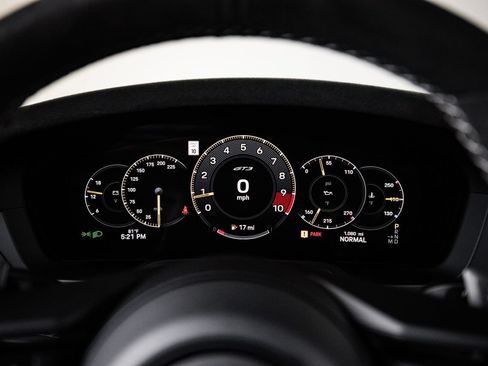Used 2025 Porsche 911 GT3 RWD image 15