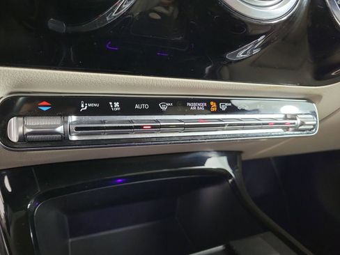 Used 2021 Mercedes-Benz CLA 250 image 27