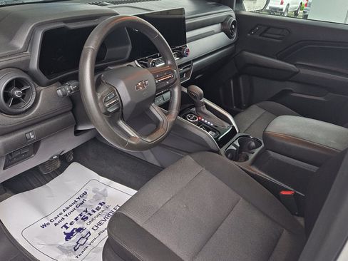 Used 2024 Chevrolet Colorado Trail Boss w/ Technology Package AWD/4WD image 8