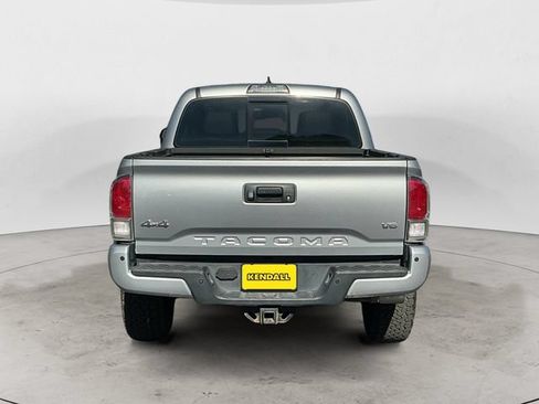 Used 2018 Toyota Tacoma Limited AWD/4WD image 6