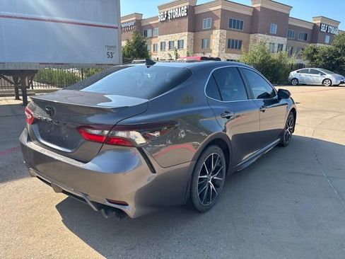 Used 2024 Toyota Camry SE FWD image 5