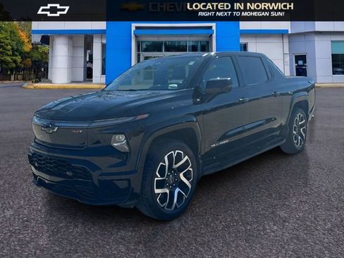Certified 2025 Chevrolet Silverado EV RST AWD/4WD image 1