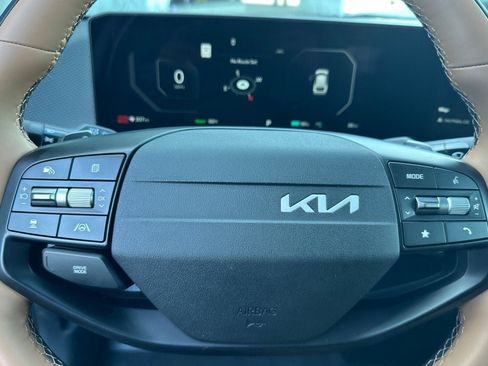 New 2025 Kia EV6 Wind image 24