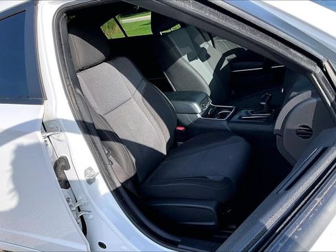 Used 2022 Dodge Charger SXT RWD image 7