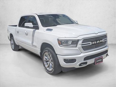 Used 2024 RAM 1500 Laramie AWD/4WD image 3