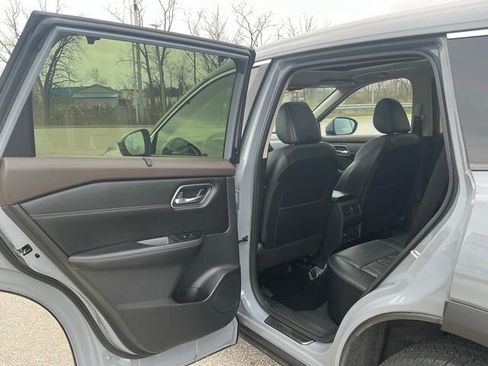 Used 2023 Nissan Rogue Platinum w/ Platinum Premium Package image 16