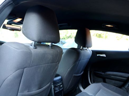 Used 2020 Dodge Charger SXT w/ Blacktop Package image 31