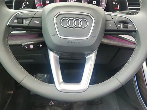 Used 2023 Audi Q8 Prestige w/ Prestige Package image 43