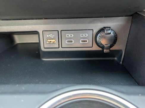 Used 2023 Toyota Highlander XSE FWD image 14