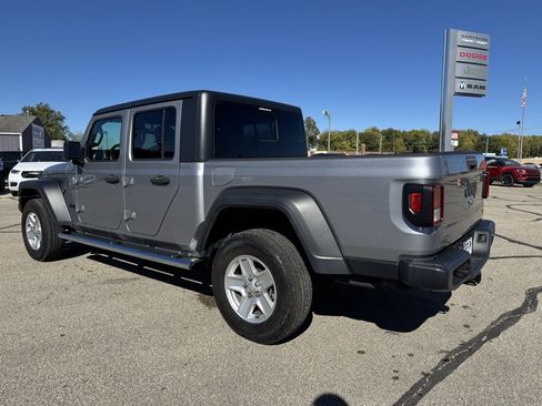 Used 2020 Jeep Gladiator Sport w/ Quick Order Package 24S image 3