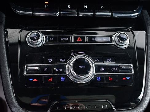 Used 2022 Lincoln Corsair AWD w/ Premium Package image 27