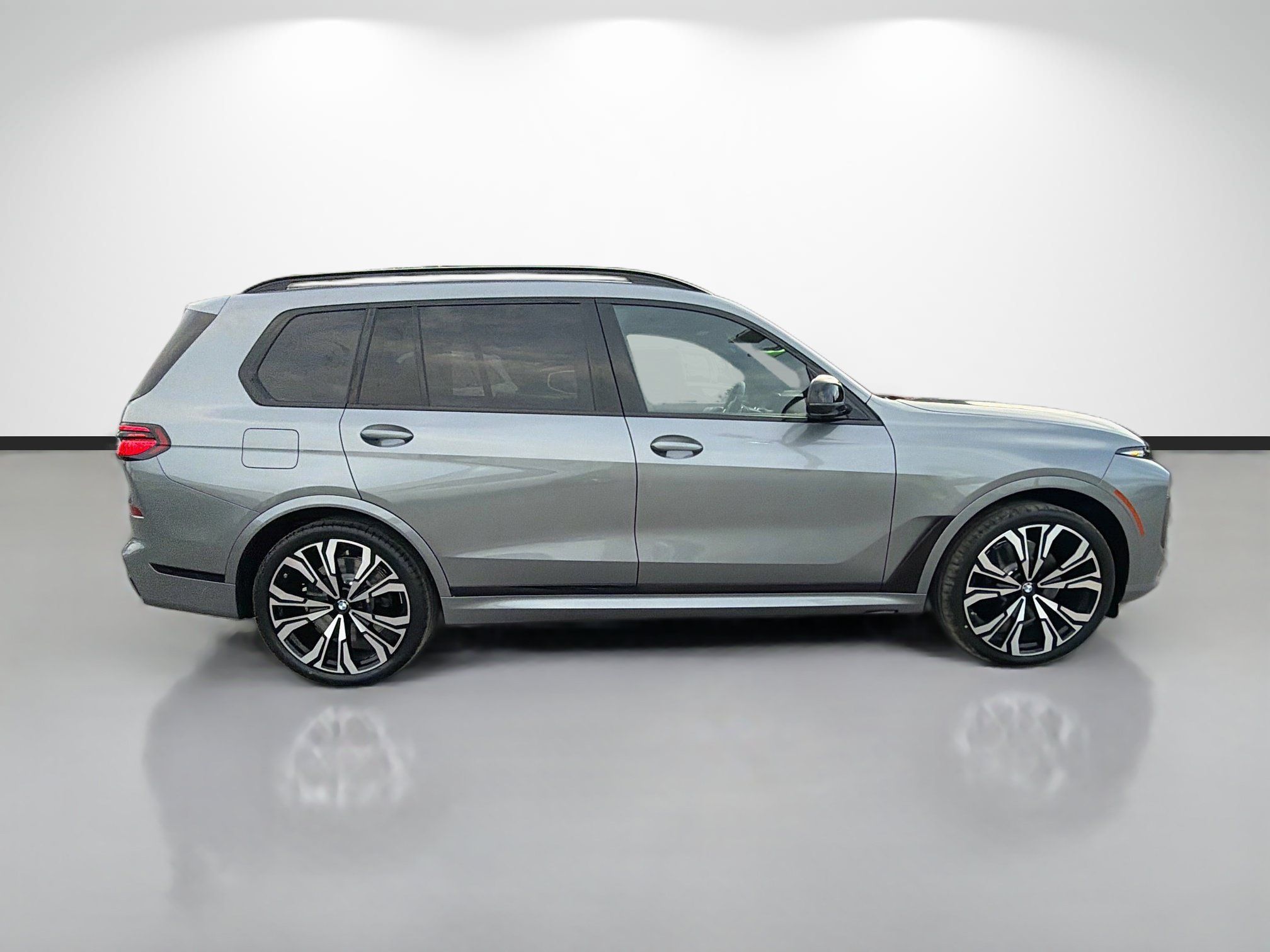 New 2027 BMW X7 M60i AWD/4WD image 2